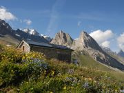 Du 21 juin à la mi-septembre la Casermetta Espace Mont-Blanc est ouverte aux randonneurs